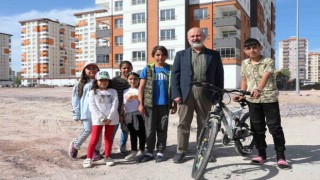 Başkan Çolakbayrakdar; “Kentsel dönüşümü, sosyal odaklı yapıyoruz”