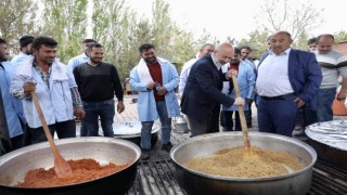 Başkan Çolakbayrakdar, şükür sofrasında vatandaşlarla birlikte