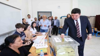 Başkan Kılıç, eşi ile beraber oyunu kullandı