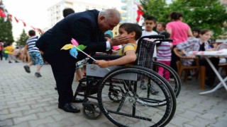 Başkan Mahçiçek; “İlgimizi gösterelim, engelleri ortadan kaldıralım”