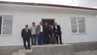 Başkan Oprukçu Anakız Öğerin evini teslim etti