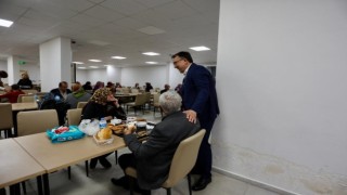 Başkan Savran depremzedelerle bir araya geldi