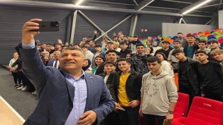 Başkan Şayirden öğrencilere: Ben sizin abinizim