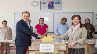 Başkan Seçer, oyunu kullandı