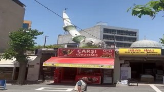 Batmanda 50 yıllık caminin minaresi kontrollü yıkıldı