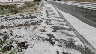 Batmanda dolu yağışı trafiği olumsuz etkiledi