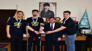 BAÜN Rektörü Oğurlu, Şampiyon Boksörlerle buluştu