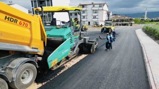 Bayraktar Caddesine 650 ton asfalt serimi