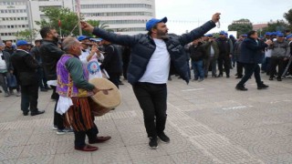 Belediye işçilerinden davullu, zurnalı, halaylı kadro talebi