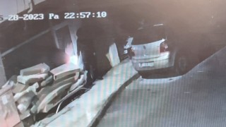 Benzin döküp yaktığı binada can pazarı yaşattı