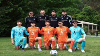Beşiktaşta genç kaleciler, A takım eldivenleri ile buluştu