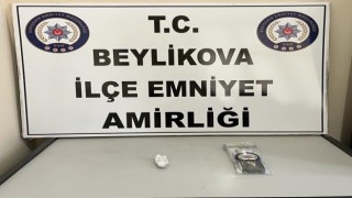 Beylikovada 2 şahıs uyuşturucu maddeyle yakalandı