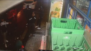 Beyoğlunda büfeye silahlı saldırı güvenlik kamerasında
