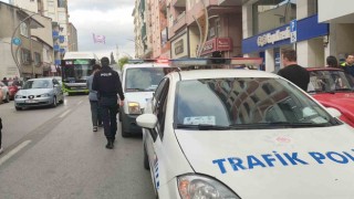 Bisikletlinin çarptığı yaya yaralandı