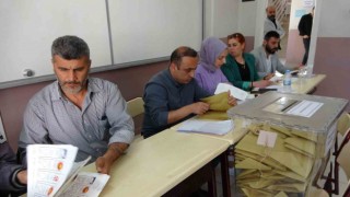 Bitliste yapılan seçimlerde iki parti meclise girdi