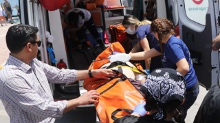 Boğulma tehlikesi geçiren yaşlı adam kalp masajıyla hayata tutundu