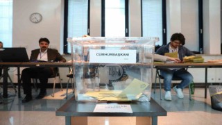 Bosna Hersekteki Türk seçmenler cumhurbaşkanı seçiminin 2. turu için sandık başında