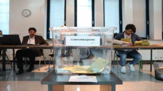 Bosna Hersekteki Türk seçmenler cumhurbaşkanı seçiminin 2. turu için sandık başında