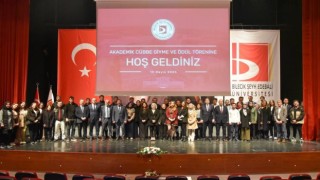 BŞEÜde ‘Akademik Cübbe Giyme ve Ödül Töreni yapıldı