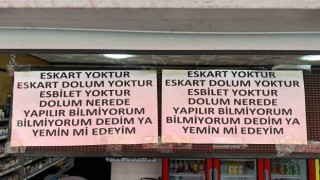 Büfe camında şaşırtan yazı