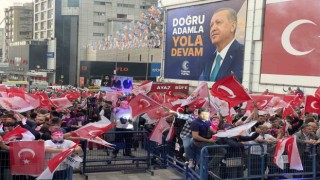 Bursalılar 15 Temmuz Demokrasi Meydanına akın etti