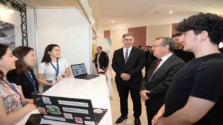 BUÜ Kariyer Fuarı binlerce öğrenciyi ağırladı