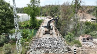 Büyükşehir Belediyesi Naras Köprüsünü yeniliyor