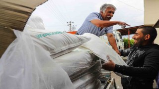 Büyükşehir çiftçiye kaolin kili dağıttı