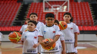 Büyükşehir Spor A.Ş.den 17 tesis ve 5 parkta, 18 spor dalında yaz dönemi spor okulları