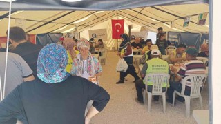 Büyükşehirin deprem bölgesine yardımları sürüyor