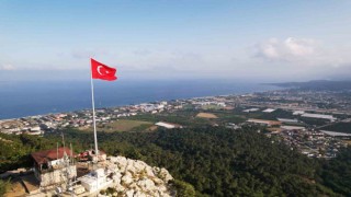 Çalış Tepesine Türk bayrağı asıldı