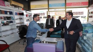 Canpolat esnaf ve vatandaşlarla bir araya gelmeye devam ediyor