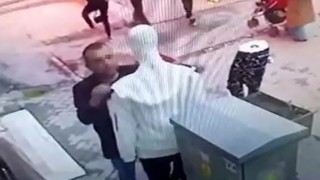 Cansız mankenin üzerindeki kıyafeti çaldı