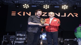 Çayırovada Ekin Uzunlar fırtınası