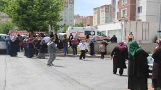 Çocuğunu kurtarmak isteyen anne kucağındaki çocuğu ile 13. kattan düştü: 3 ölü