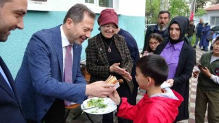 Çölyak hastalarına balık ve gulitensiz ekmek ikramı