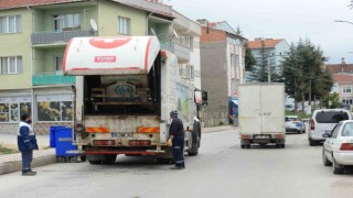 Çöp konteynırları yıkanarak temizlendi