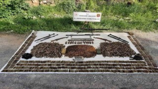 Çukurcada silah ve mühimmat ele geçirildi
