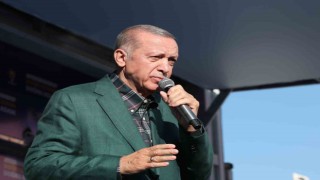 Cumhurbaşkanı Erdoğan: “Koltuk sayısını arttırmak için sağa sola bakan dağıtmaktan, kalp işareti yapmaktan başka hiçbir konuda anlaşamıyorlar”