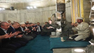 Cumhurbaşkanı Erdoğan yatsı namazını Ayasofya Camiinde kıldı