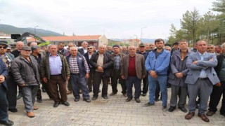 Denizli Büyükşehirden Çamelili çiftçilere destek