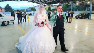 Denizlililer depremzede gelinin düğününü el birliğiyle yaptı
