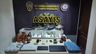 Deprem bölgesinde evleri soyan şüpheli yakalandı
