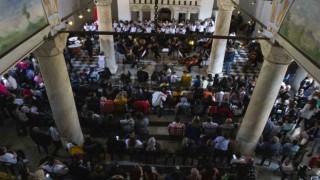 Depremzede çocuklar konserde eğlendi