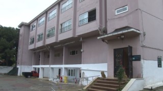 Depremzedeler önce kovuldu sonra saldırıya uğradı