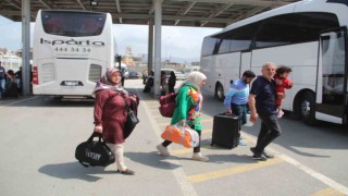Depremzedeler oy kullanmak için Hataya geri dönüyor
