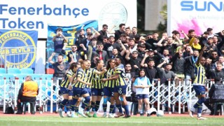 Derbiyi kazanan Fenerbahçe avantaj elde etti