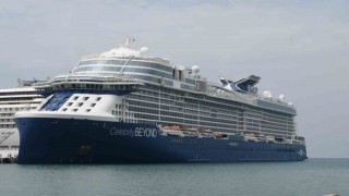 Dev gemi ile Kuşadasına 2 bin 957 turist geldi