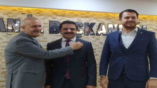 Deva Partisinde şok istifa