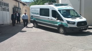 Devrilen traktörün altında kalan çocuk hayatını kaybetti